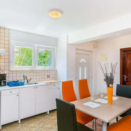 Fernando Apartment